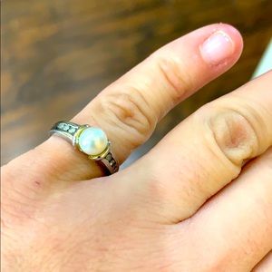 Pearl and diamond ring